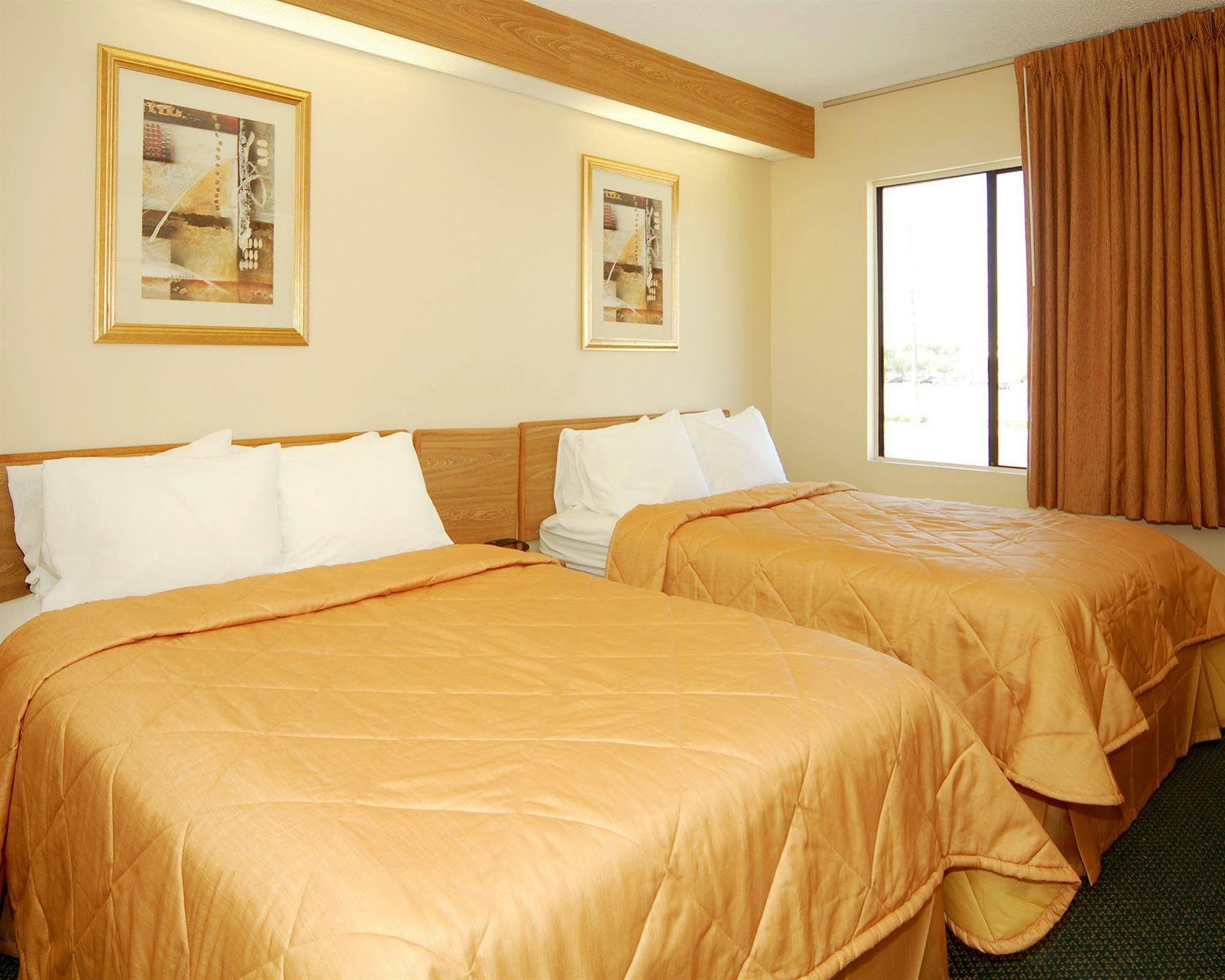 Hathaway Inn Panama City Room photo